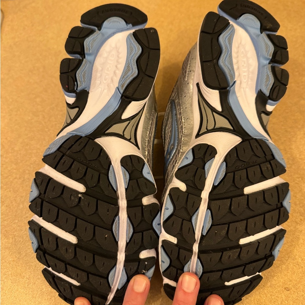 Saucony Women's Gray and Blue Athletic Shoes - Picture 4 of 5